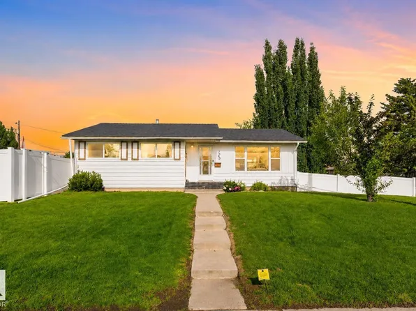 7803 73rd St NW, Edmonton, AB T6B 1Z5