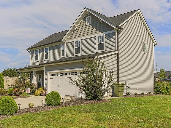 4th image of 595 Old Cypress Dr