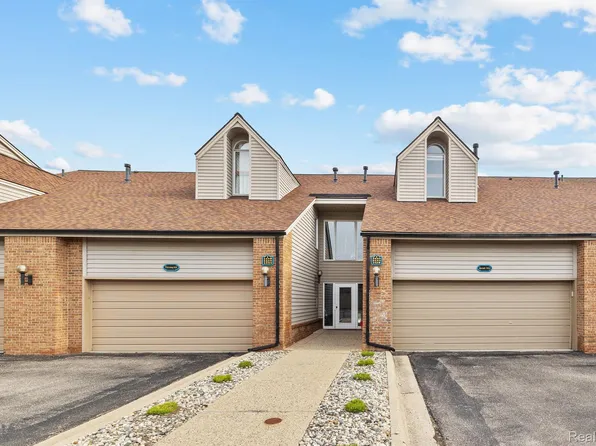 3422 Adams Shore Dr #B, Waterford, MI 48329