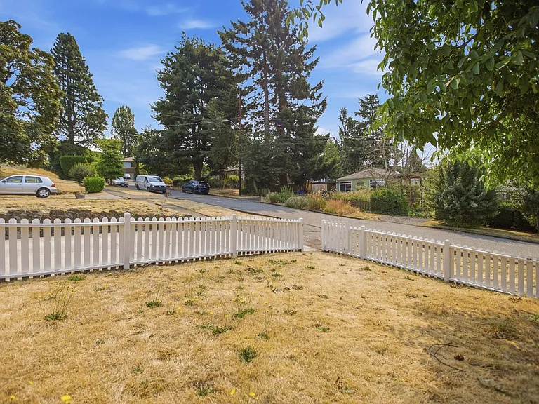 1742 S Shelton St — Photo 27