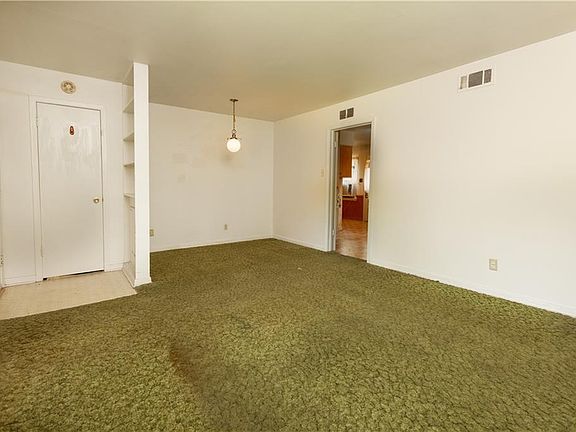 3rd image of 4922 Sandra Lynn Dr