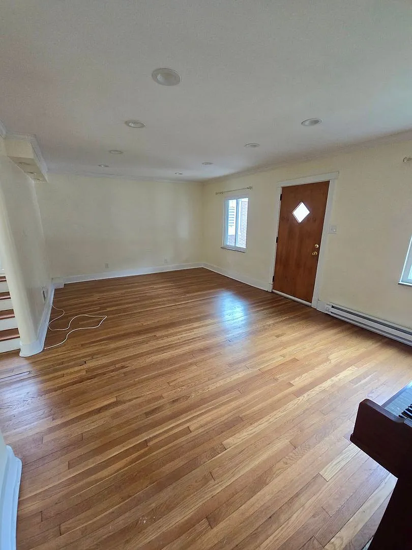 3 Bed, 2 Bath Home in Squirrel Hill - Conveniently Located - Available Early October! — Photo 3