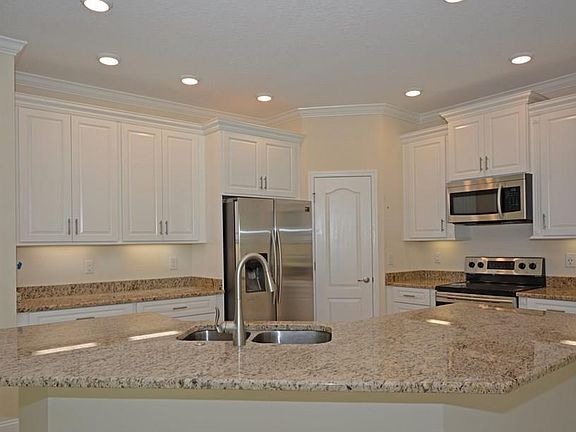 3rd image of 52 Sedgwick Trl