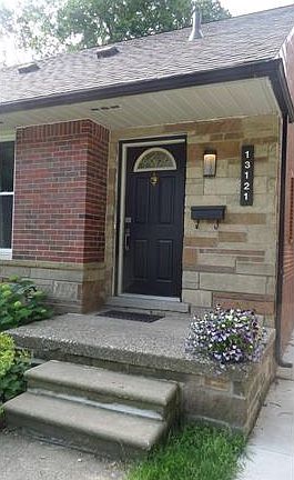 2nd image of 13121 Vernon Ave