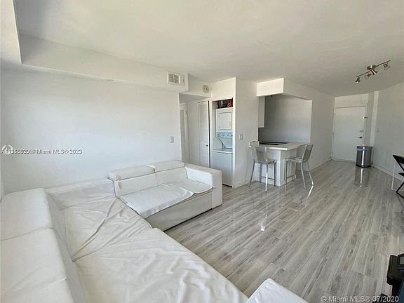 5th image of 1881 Washington Ave APT 15G