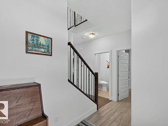 5th image of 5822 29a St NE