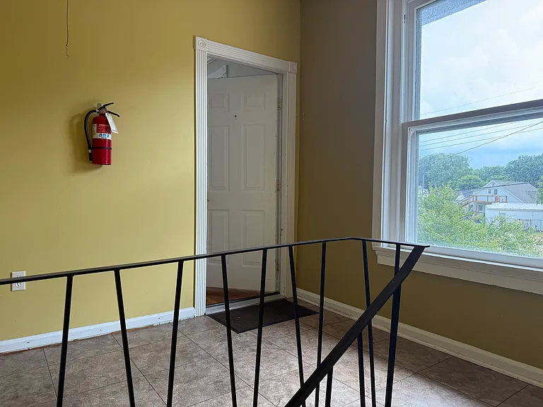 308 Thompson St #D — Photo 12