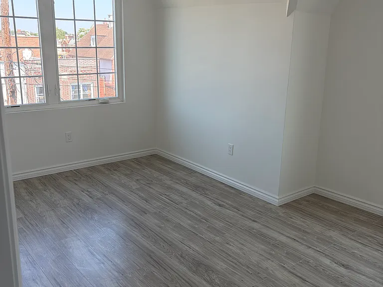1536 Bath Ave #3 — Photo 8