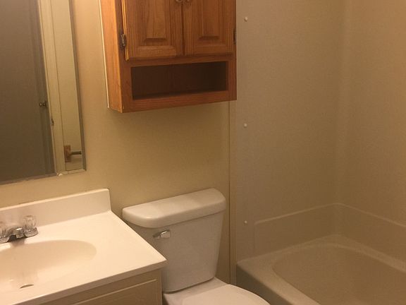 2nd image of 112 Robinwood Dr APT 4