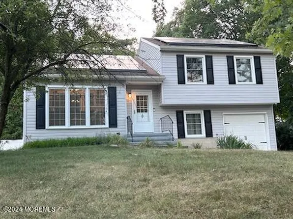 15 8th Street, Barnegat, NJ 08005