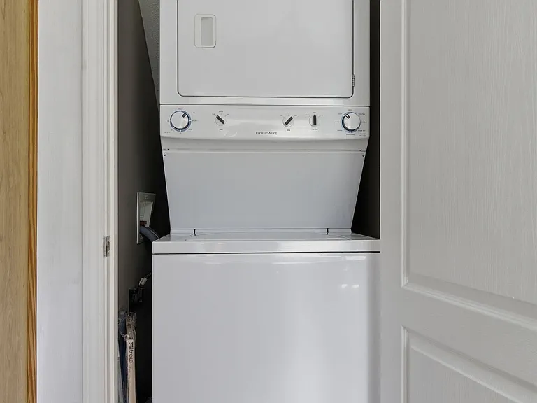 123 Vivian Dr — Photo 12