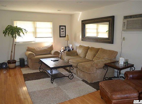 3rd image of 2081 Alan Dr