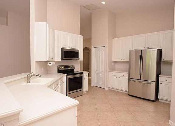 3rd image of 243 Glen Eagle Cir