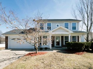 1652 Cobblestone Creek Dr, Florissant, MO 63031