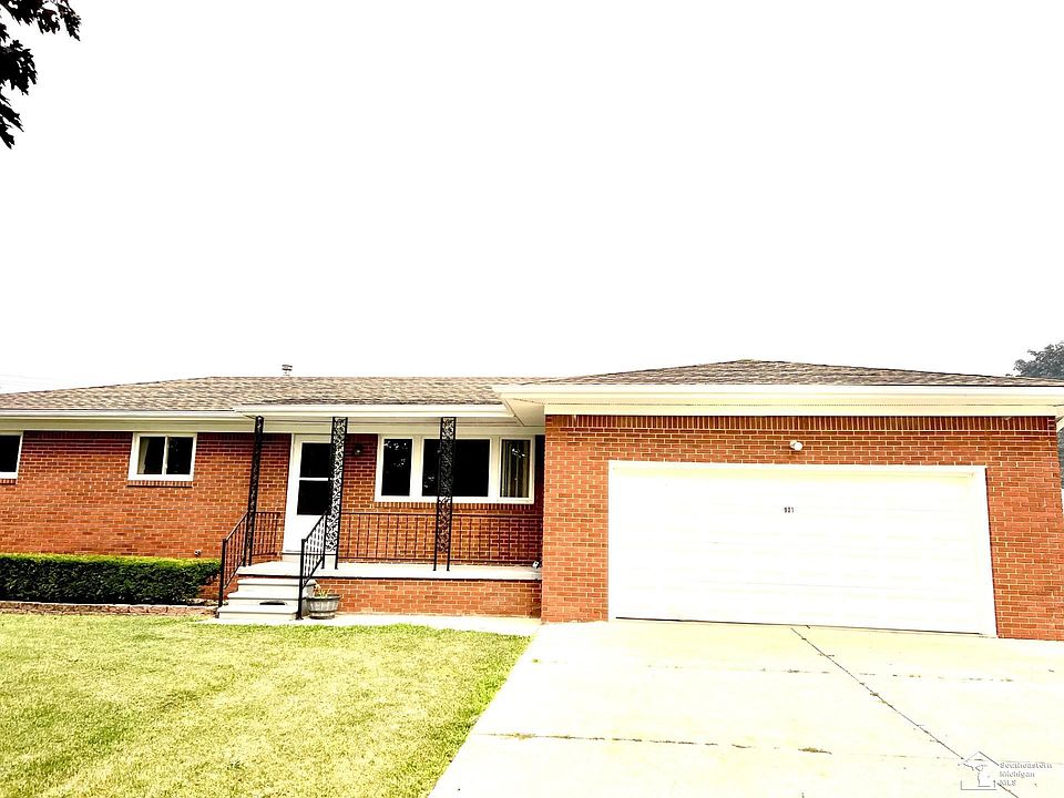1st image of 901 Huber Dr
