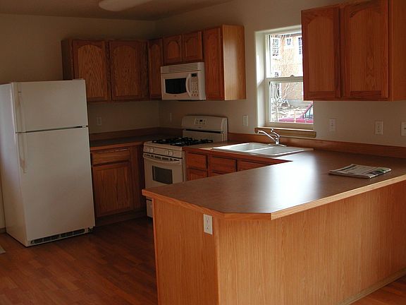 kitchen eating bar