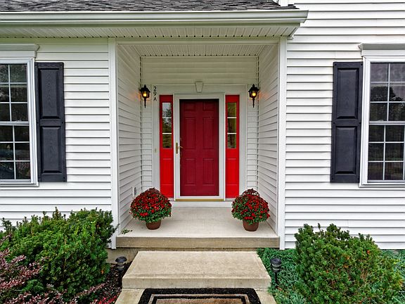2nd image of 29 Hendrik Hudson Way #A