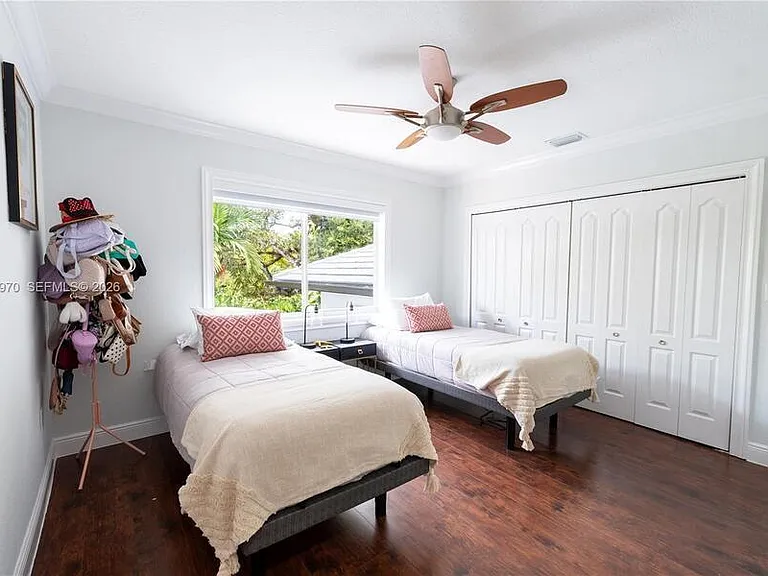 12040 SW 43rd St — Photo 54