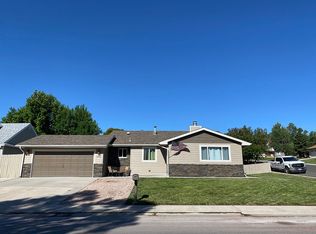 3306 Sutherland Dr, Gillette, WY 82718