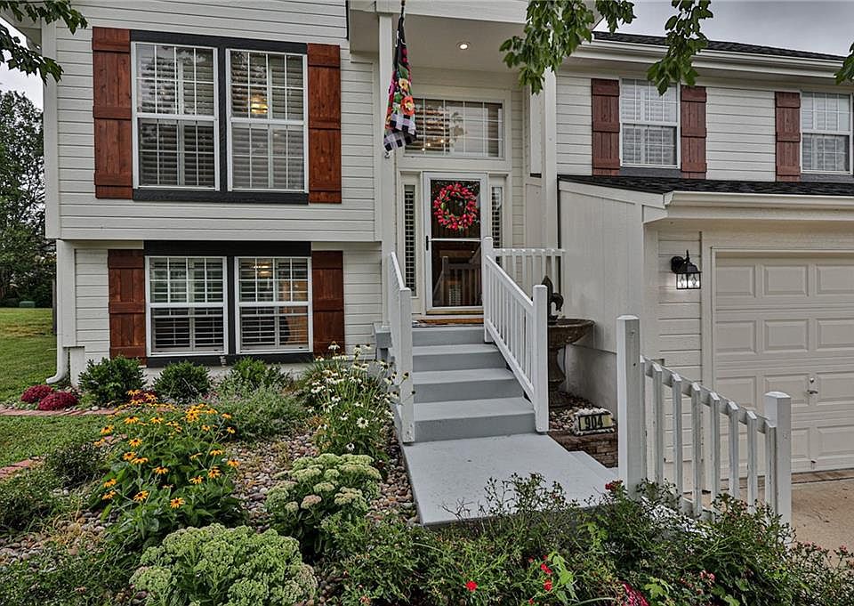 1st image of 904 Spruce Dr