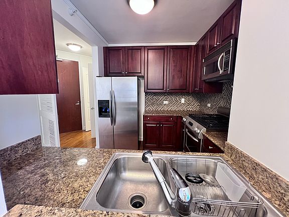 4th image of 420 E Waterside Dr Unit 1104