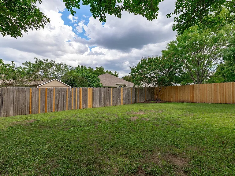 16809 Bailey Jean Dr — Photo 25