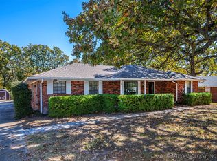 106 S Monroe St, Ada, OK 74820