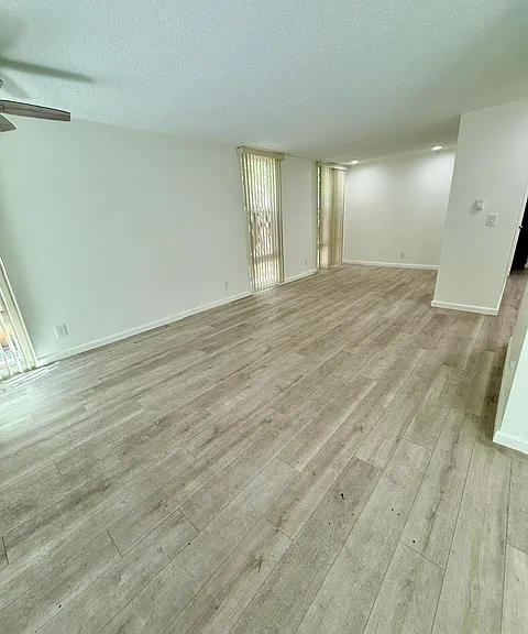 1617 N Poinsettia Place — Photo 7