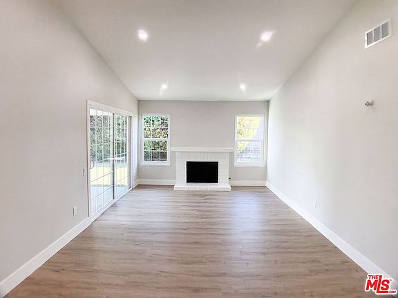 3rd image of 8361 Northport Dr