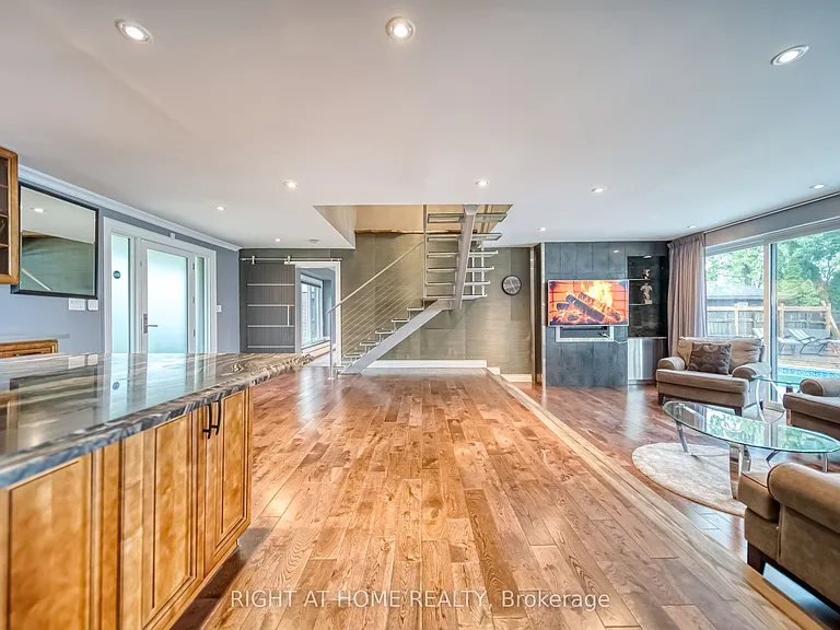 44 Royal Henley Blvd — Photo 10