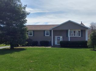 3 Highfield Cir, Sugarloaf, PA 18249