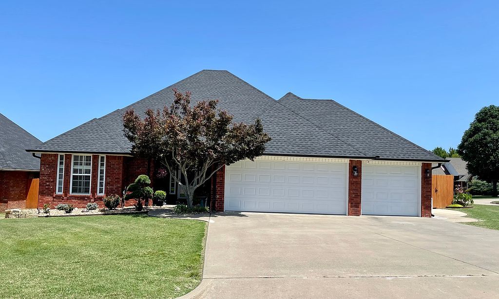 1211 Stonegate Ln - Property Image
