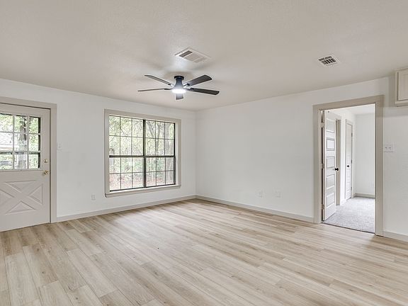 4th image of 703 Odell St