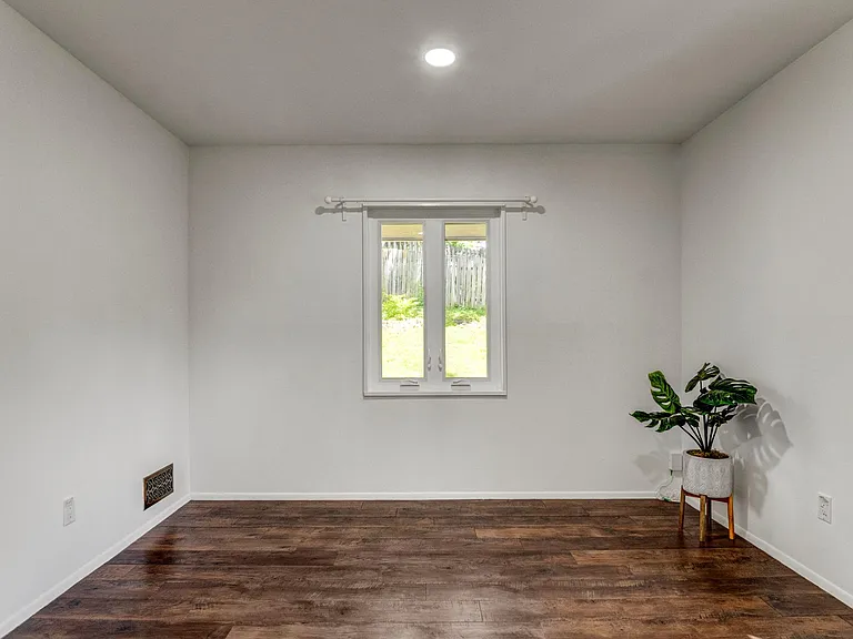6323 Howe Pl — Photo 17