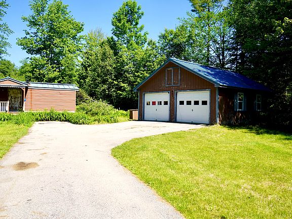 4th image of 693 Canaan Road