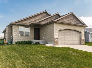 5714 Ruhd St SW, Cedar Rapids, IA 52404