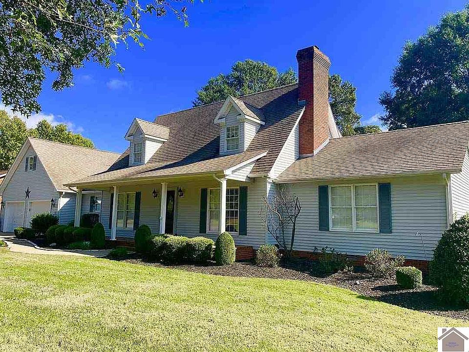 1st image of 1551 Canterbury Dr