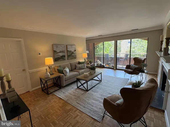 601 Wilkes St APT 204, Alexandria, VA 22314