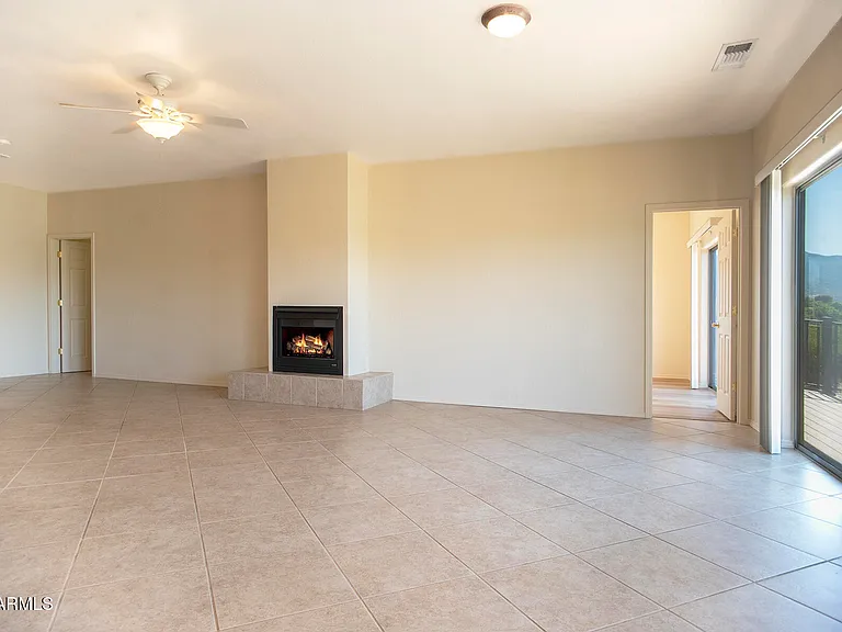 4410 E Diablo Dr — Photo 6