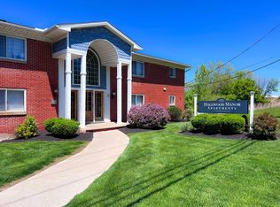 Hallwood Manor Apartments, Mentor, OH 44060