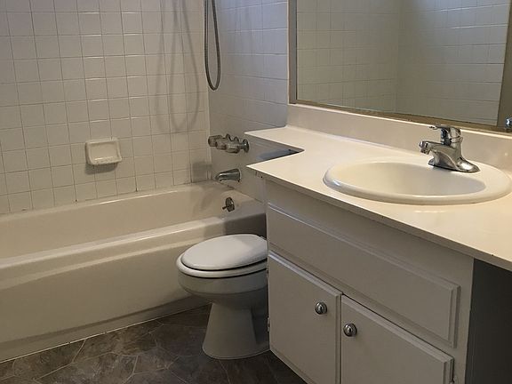 3rd image of 230 Turnstone Dr