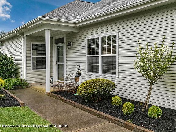 5th image of 1511 Primrose Pl