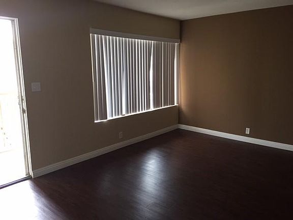 4th image of 271 Molino Ave APT 14