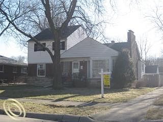 2nd image of 20606 Woodside St