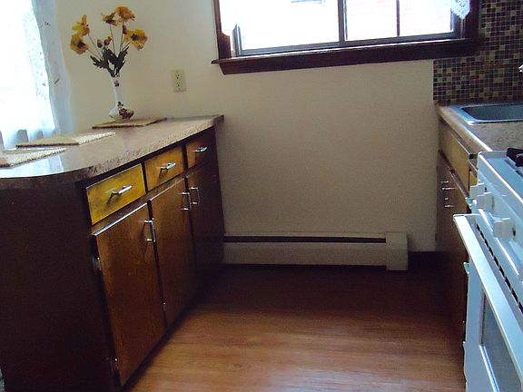 3rd image of 244 Lawlor St