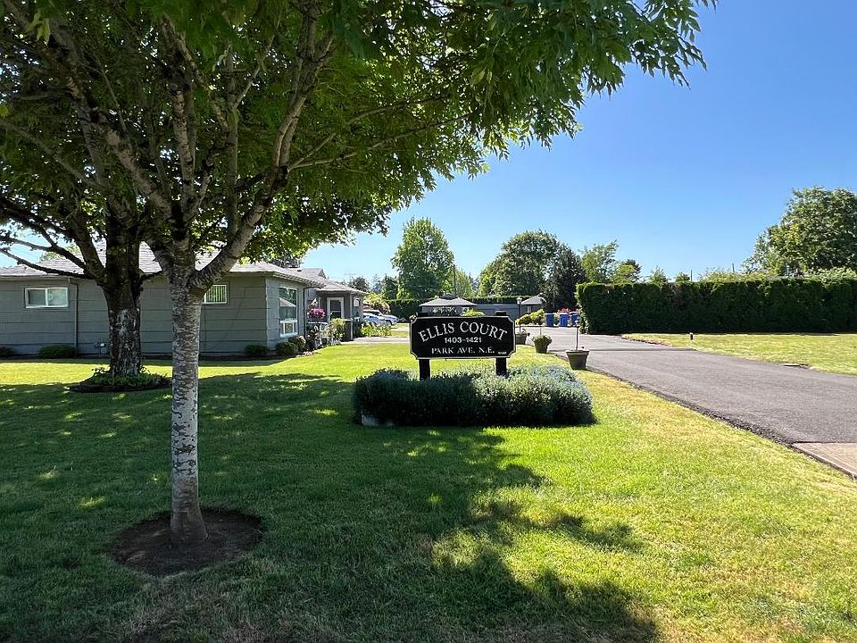 Duplex community entrance