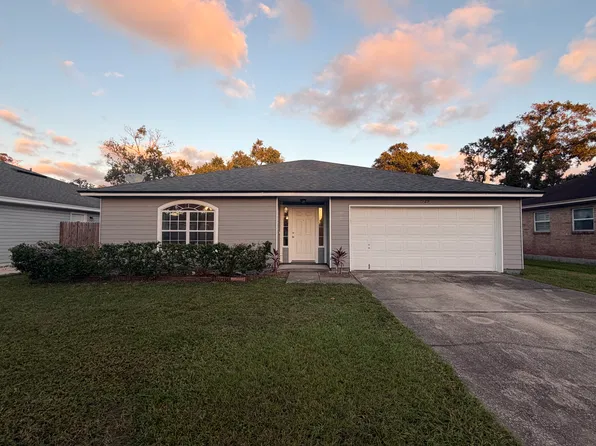 3329 Cancun Dr E, Jacksonville, FL 32225