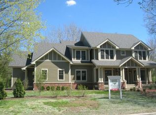 801 Meadows Rd, Geneva, IL 60134