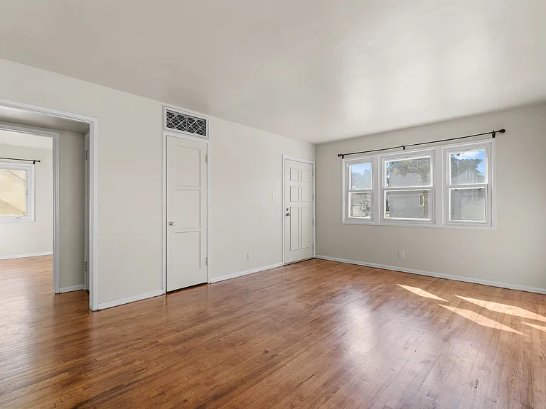 10314 S Wilton Pl #10316 — Photo 1