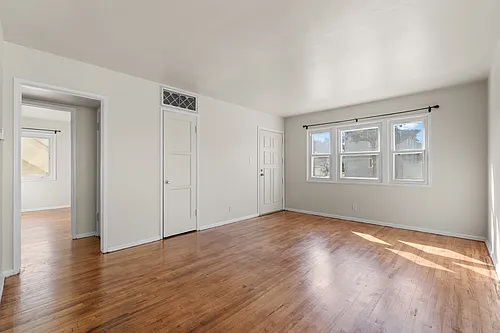10314 S Wilton Pl Photo 1